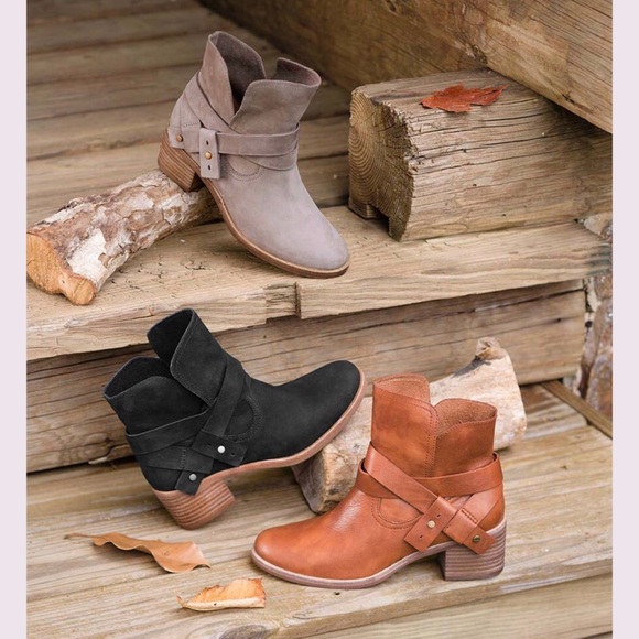 new UGG® Australia ✪ Suede Wrap Strap Ankle Boot Bootie ✪ Light Brown ✪ 9M - Picture 4 of 12